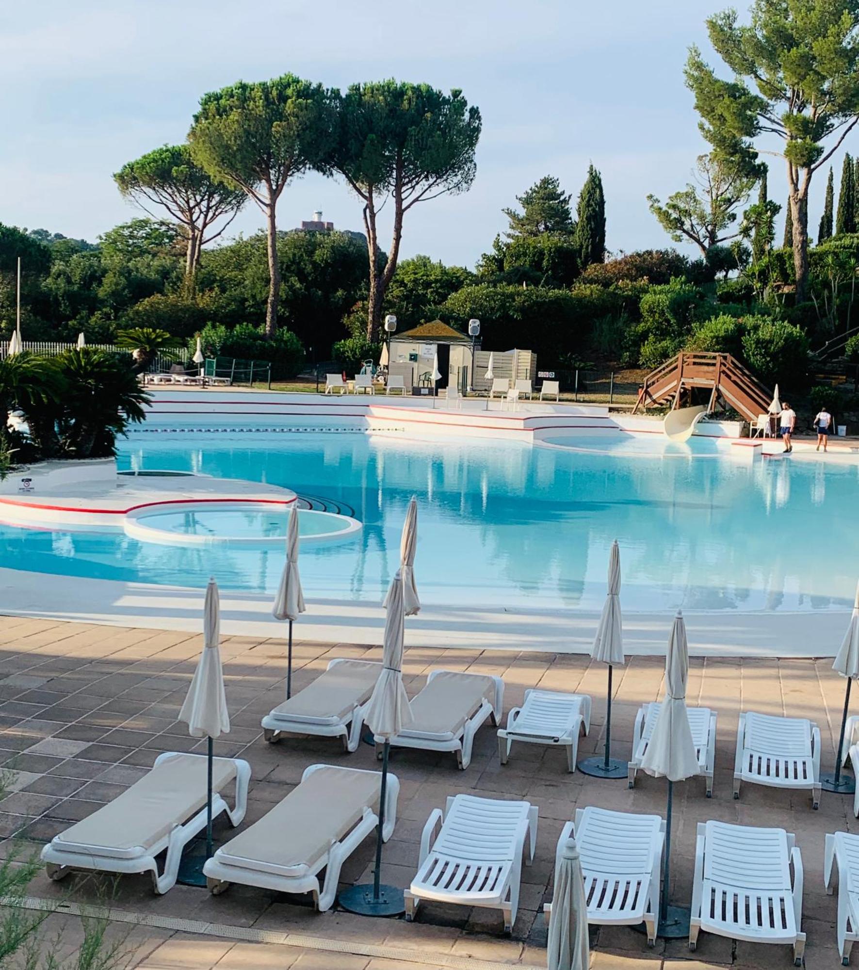 T2 En Rez De Jardin Privatif Cloture , Cap Esterel Pierre Et Vacances ,Piscine Chauffee Des Le 05 Avril Au 02 Novembre Saint-Raphaël Extérieur photo